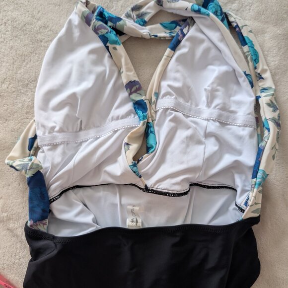 Cupshe Blue Floral and Black One Piece Swimsuit - Picture 5 of 6